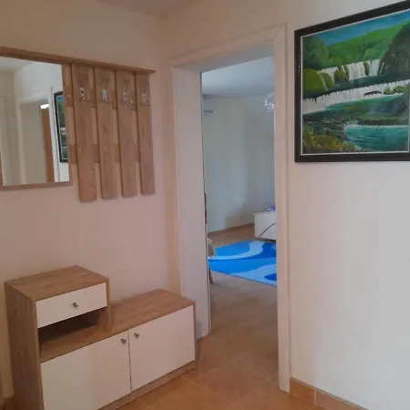 River Bank & Castle View Апартаменты Бихач