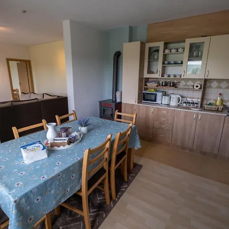 Apartment River Bank & Castle View *