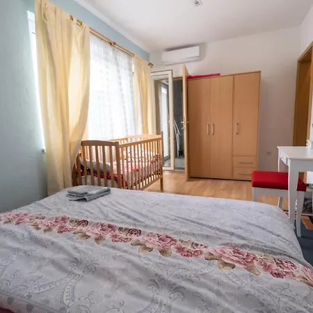 River Bank & Castle View *