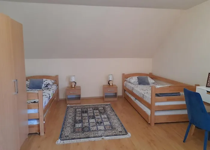 River Bank & Castle View Lägenhet *