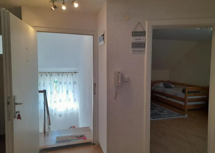 River Bank & Castle View Lägenhet *