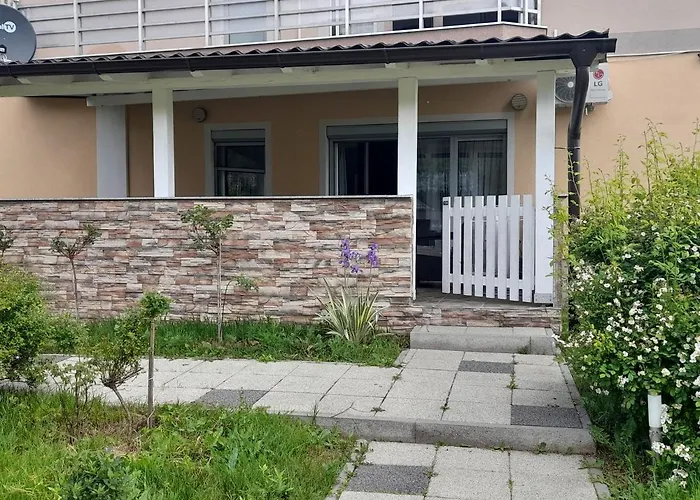 River Bank & Castle View Bihać