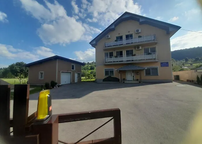 River Bank & Castle View Bihać