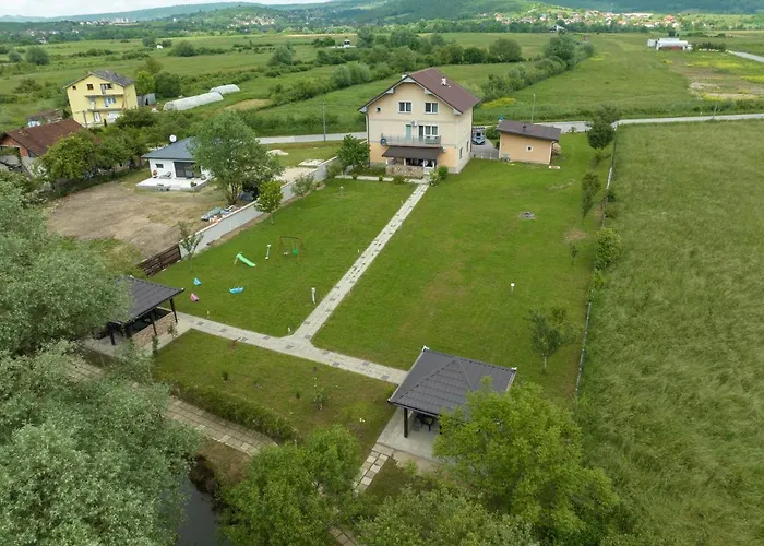 River Bank & Castle View Lägenhet