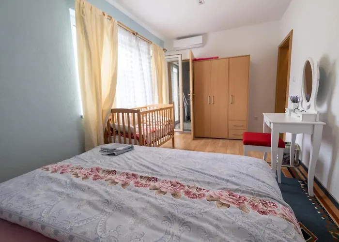 River Bank & Castle View *