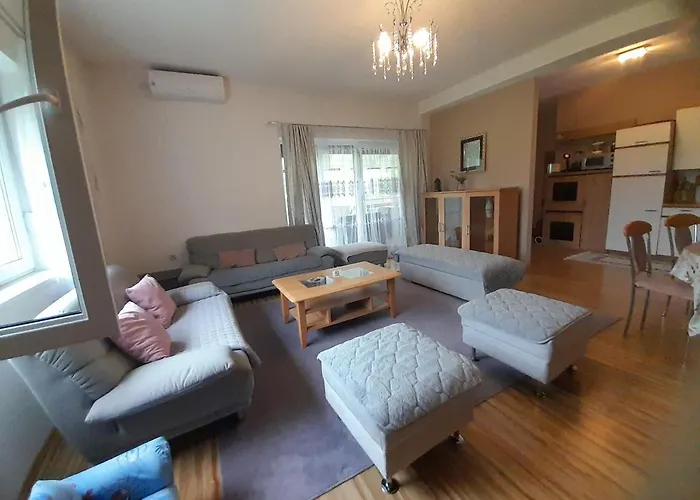 River Bank & Castle View Lägenhet