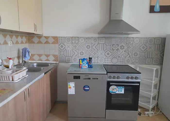 River Bank & Castle View * Bihać